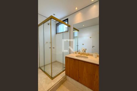 Casa de condomínio à venda com 1722m², 4 quartos e 5 vagasBanheiro Corredor