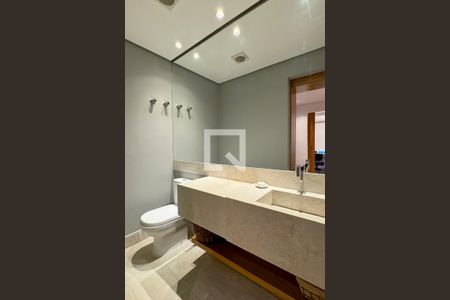 Casa de condomínio à venda com 1722m², 4 quartos e 5 vagasBanheiro da Suíte 2