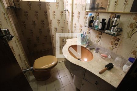 Casa à venda com 150m², 4 quartos e 2 vagasBanheiro