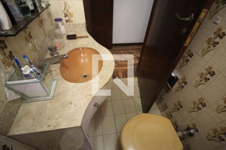 Casa à venda com 150m², 4 quartos e 2 vagasBanheiro