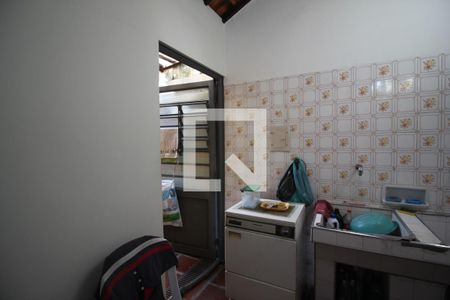 Casa à venda com 150m², 4 quartos e 2 vagasLavanderia