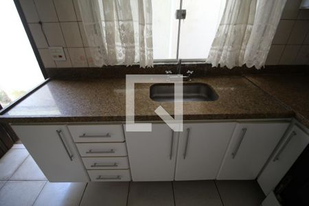 Casa à venda com 200m², 2 quartos e 2 vagasCozinha