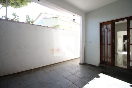 Casa à venda com 200m², 2 quartos e 2 vagasGaragem