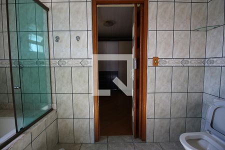 Casa à venda com 200m², 2 quartos e 2 vagasBanheiro 1