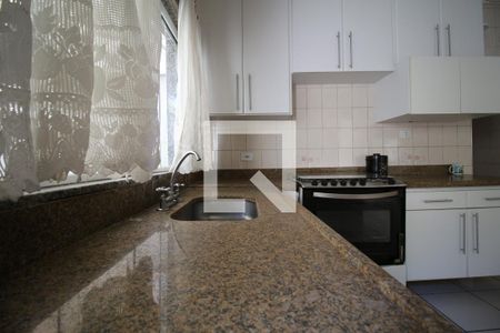 Casa à venda com 200m², 2 quartos e 2 vagasCozinha