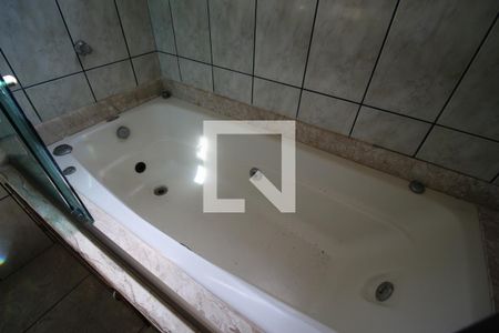 Casa à venda com 200m², 2 quartos e 2 vagasBanheiro 1