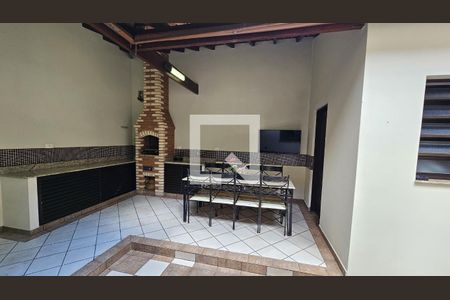 Casa à venda com 240m², 3 quartos e 4 vagasQuintal Fundos e Área Gourmet