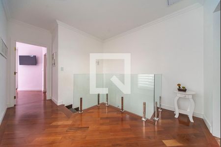 Casa à venda com 240m², 3 quartos e 4 vagas Casa à venda com 240m², 3 quartos e 4 vagashall da Escada