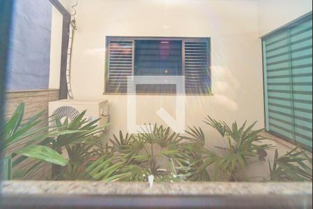 Casa à venda com 240m², 3 quartos e 4 vagas Casa à venda com 240m², 3 quartos e 4 vagasVista do Quarto 2