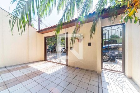 Casa à venda com 240m², 3 quartos e 4 vagas Casa à venda com 240m², 3 quartos e 4 vagasGaragem