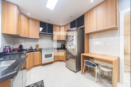 Casa à venda com 240m², 3 quartos e 4 vagas Casa à venda com 240m², 3 quartos e 4 vagasCozinha