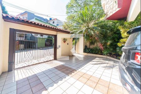 Casa à venda com 240m², 3 quartos e 4 vagas Casa à venda com 240m², 3 quartos e 4 vagasGaragem