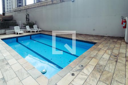 Apartamento à venda com 97m², 3 quartos e 2 vagas Apartamento à venda com 97m², 3 quartos e 2 vagasÁrea comum - Piscina