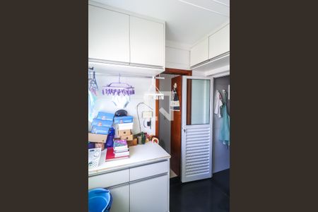 Apartamento à venda com 97m², 3 quartos e 2 vagas Apartamento à venda com 97m², 3 quartos e 2 vagasÁrea de Serviço