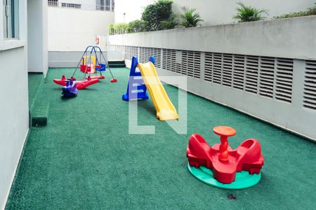 Apartamento à venda com 97m², 3 quartos e 2 vagas Apartamento à venda com 97m², 3 quartos e 2 vagasÁrea comum - Playground