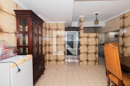 Casa à venda com 220m², 4 quartos e sem vaga Casa à venda com 220m², 4 quartos e sem vagaCozinha