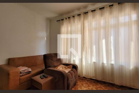 Casa à venda com 336m², 5 quartos e 6 vagas Casa à venda com 336m², 5 quartos e 6 vagasSala - Casa 2
