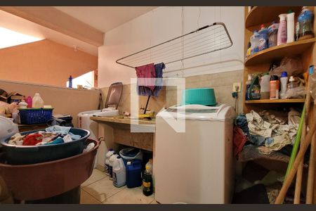Casa à venda com 336m², 5 quartos e 6 vagas Casa à venda com 336m², 5 quartos e 6 vagasArea de serviço