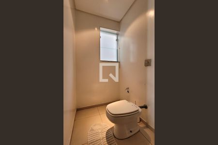 Casa à venda com 336m², 5 quartos e 6 vagas Casa à venda com 336m², 5 quartos e 6 vagasLavabo