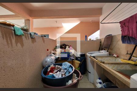 Casa à venda com 336m², 5 quartos e 6 vagas Casa à venda com 336m², 5 quartos e 6 vagasArea de serviço