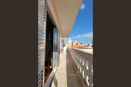 Casa à venda com 336m², 5 quartos e 6 vagas Casa à venda com 336m², 5 quartos e 6 vagasSacada