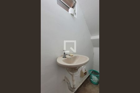 Casa à venda com 336m², 5 quartos e 6 vagas Casa à venda com 336m², 5 quartos e 6 vagasLavabo