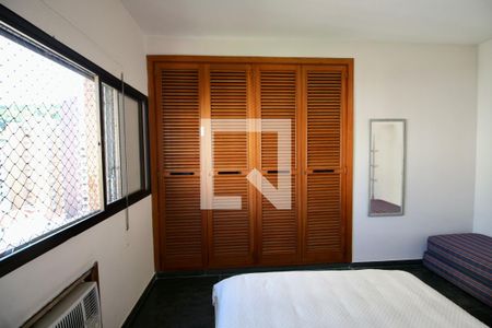 Apartamento para alugar com 220m², 4 quartos e 2 vagasQuarto Suíte 