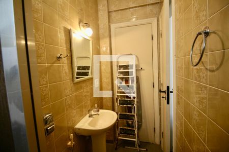 Apartamento para alugar com 220m², 4 quartos e 2 vagasBanheiro de serviço