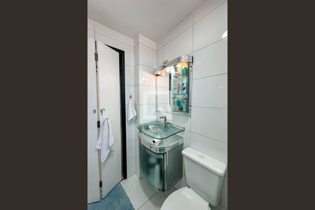 Apartamento à venda com 54m², 2 quartos e 2 vagas Apartamento à venda com 54m², 2 quartos e 2 vagasBanheiro