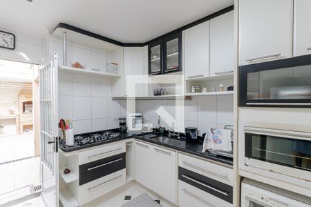 Casa à venda com 152m², 3 quartos e 2 vagas Casa à venda com 152m², 3 quartos e 2 vagasCozinha