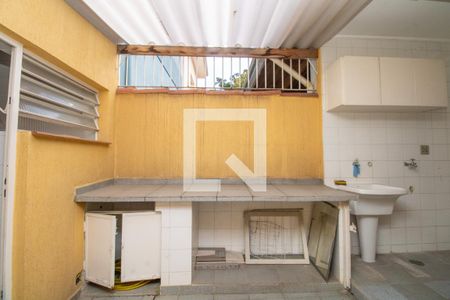 Casa à venda com 149m², 2 quartos e 2 vagas Casa à venda com 149m², 2 quartos e 2 vagasQuintal