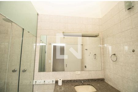 Casa à venda com 149m², 2 quartos e 2 vagas Casa à venda com 149m², 2 quartos e 2 vagasBanheiro, espelho com iluminação