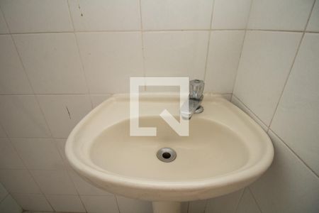 Casa à venda com 149m², 2 quartos e 2 vagas Casa à venda com 149m², 2 quartos e 2 vagasBanheiro de serviço , pia