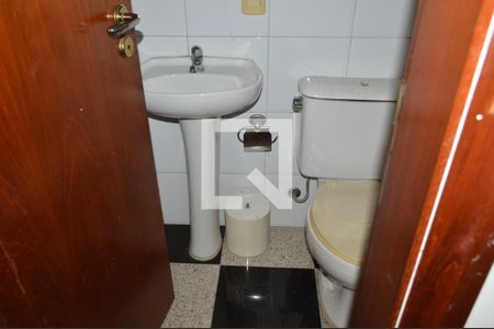 Apartamento à venda com 204m², 4 quartos e 4 vagasBanheiro do Quarto de Serviço