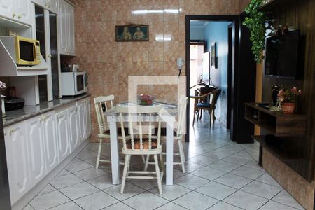 Casa à venda com 340m², 4 quartos e 4 vagas Casa à venda com 340m², 4 quartos e 4 vagasCozinha