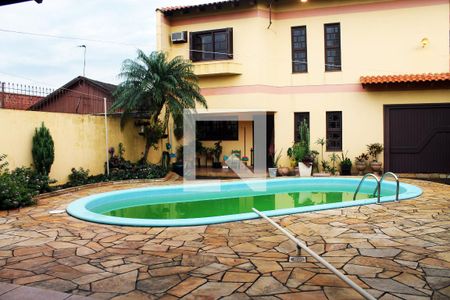 Casa à venda com 340m², 4 quartos e 4 vagas Casa à venda com 340m², 4 quartos e 4 vagasPiscina
