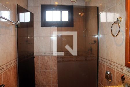 Casa à venda com 340m², 4 quartos e 4 vagas Casa à venda com 340m², 4 quartos e 4 vagasBanheiro