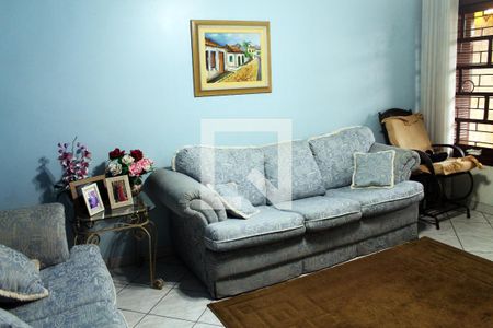 Casa à venda com 340m², 4 quartos e 4 vagas Casa à venda com 340m², 4 quartos e 4 vagasSala