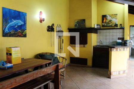 Casa à venda com 340m², 4 quartos e 4 vagas Casa à venda com 340m², 4 quartos e 4 vagasChurrasqueira