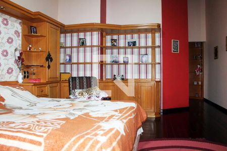 Casa à venda com 340m², 4 quartos e 4 vagas Casa à venda com 340m², 4 quartos e 4 vagasQuarto 1