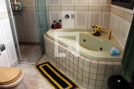 Casa à venda com 340m², 4 quartos e 4 vagas Casa à venda com 340m², 4 quartos e 4 vagasBanheiro