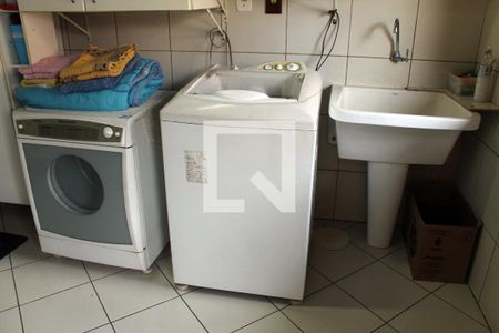 Casa à venda com 340m², 4 quartos e 4 vagas Casa à venda com 340m², 4 quartos e 4 vagasÁrea de Serviço