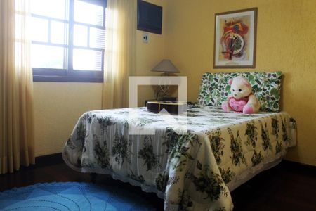 Casa à venda com 340m², 4 quartos e 4 vagas Casa à venda com 340m², 4 quartos e 4 vagasQuarto 3