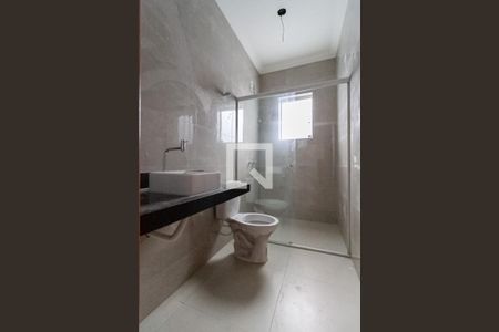 Casa à venda com 180m², 3 quartos e 2 vagas Casa à venda com 180m², 3 quartos e 2 vagasBanheiro social