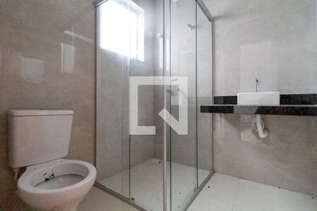 Casa à venda com 180m², 3 quartos e 2 vagas Casa à venda com 180m², 3 quartos e 2 vagasBanheiro da suíte