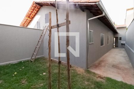 Casa à venda com 180m², 3 quartos e 2 vagas Casa à venda com 180m², 3 quartos e 2 vagasQuintal