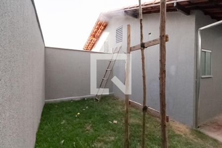 Casa à venda com 180m², 3 quartos e 2 vagas Casa à venda com 180m², 3 quartos e 2 vagasQuintal