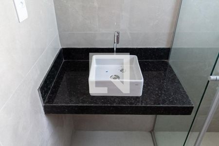 Casa à venda com 180m², 3 quartos e 2 vagasBanheiro da suíte