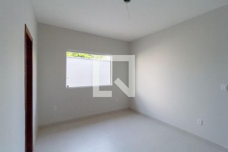 Casa à venda com 180m², 3 quartos e 2 vagasSuíte