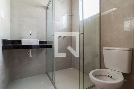 Casa à venda com 180m², 3 quartos e 2 vagasBanheiro da suíte